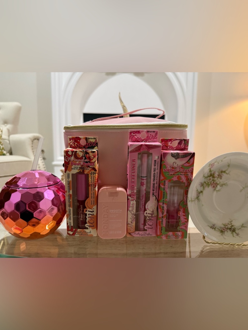 Pink Makeup Gift Set – Assorted Lip & Eye Makeup with Ring Dish Cosmetic Bag! - Picture 6 of 6